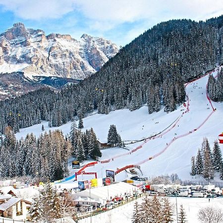 Hotel Dolomiti La Villa  Exteriör bild