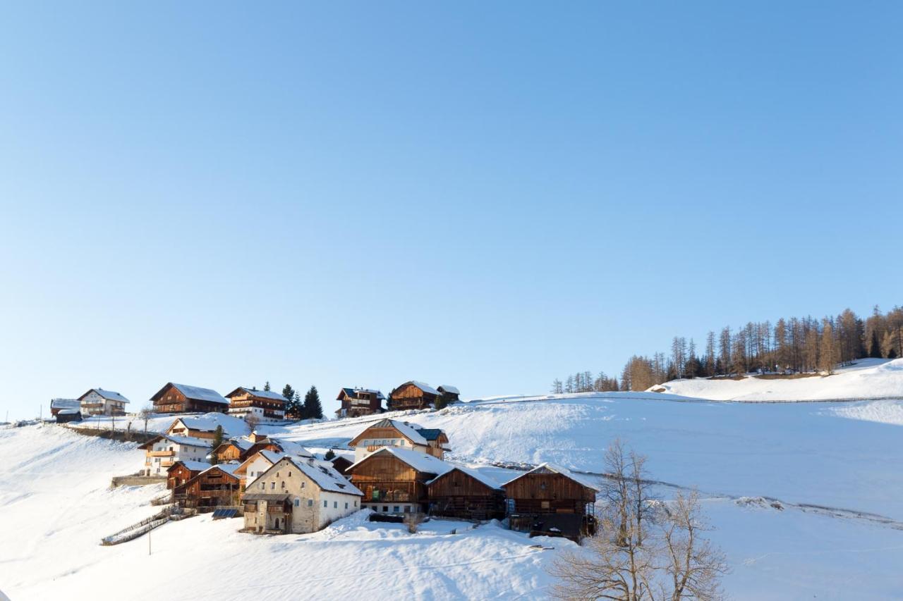 Hotel Dolomiti La Villa  Exteriör bild
