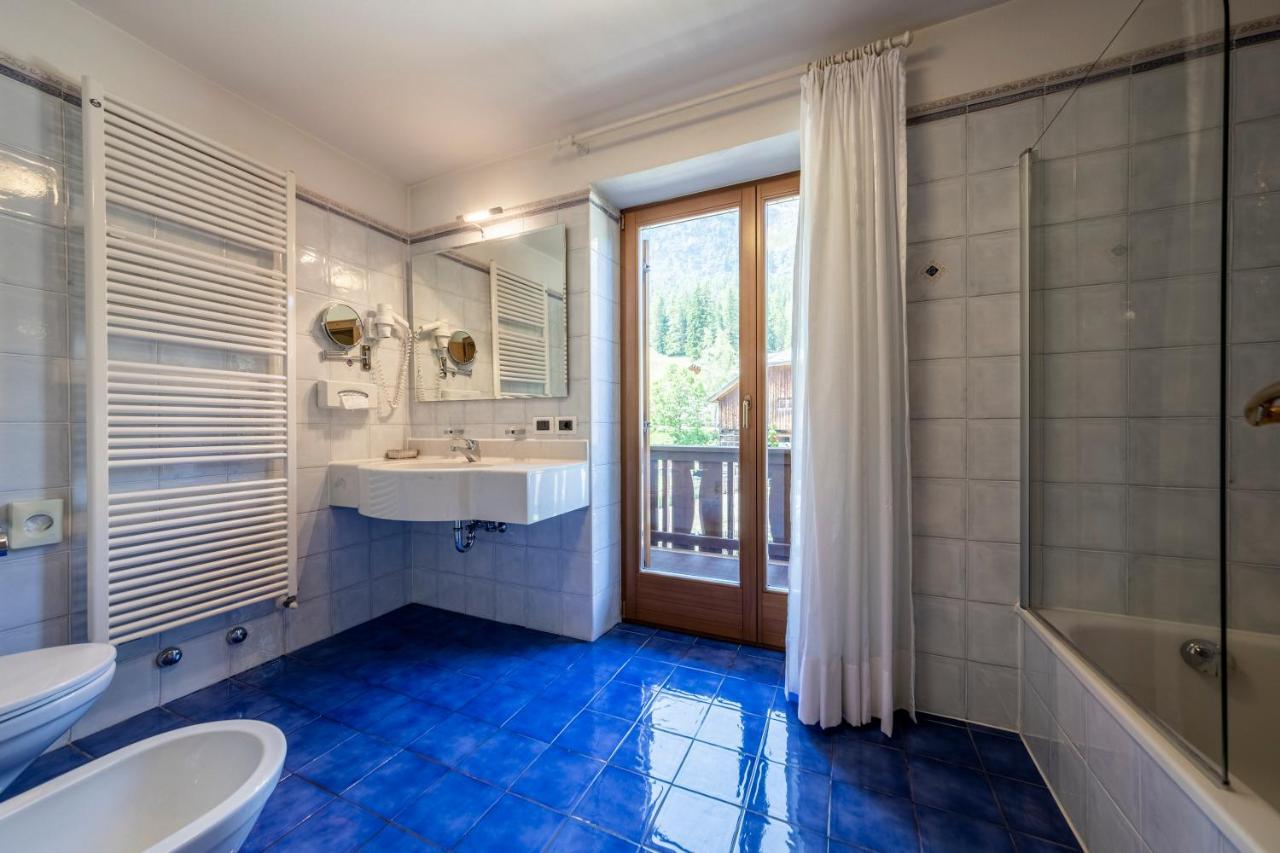 Hotel Dolomiti La Villa  Exteriör bild