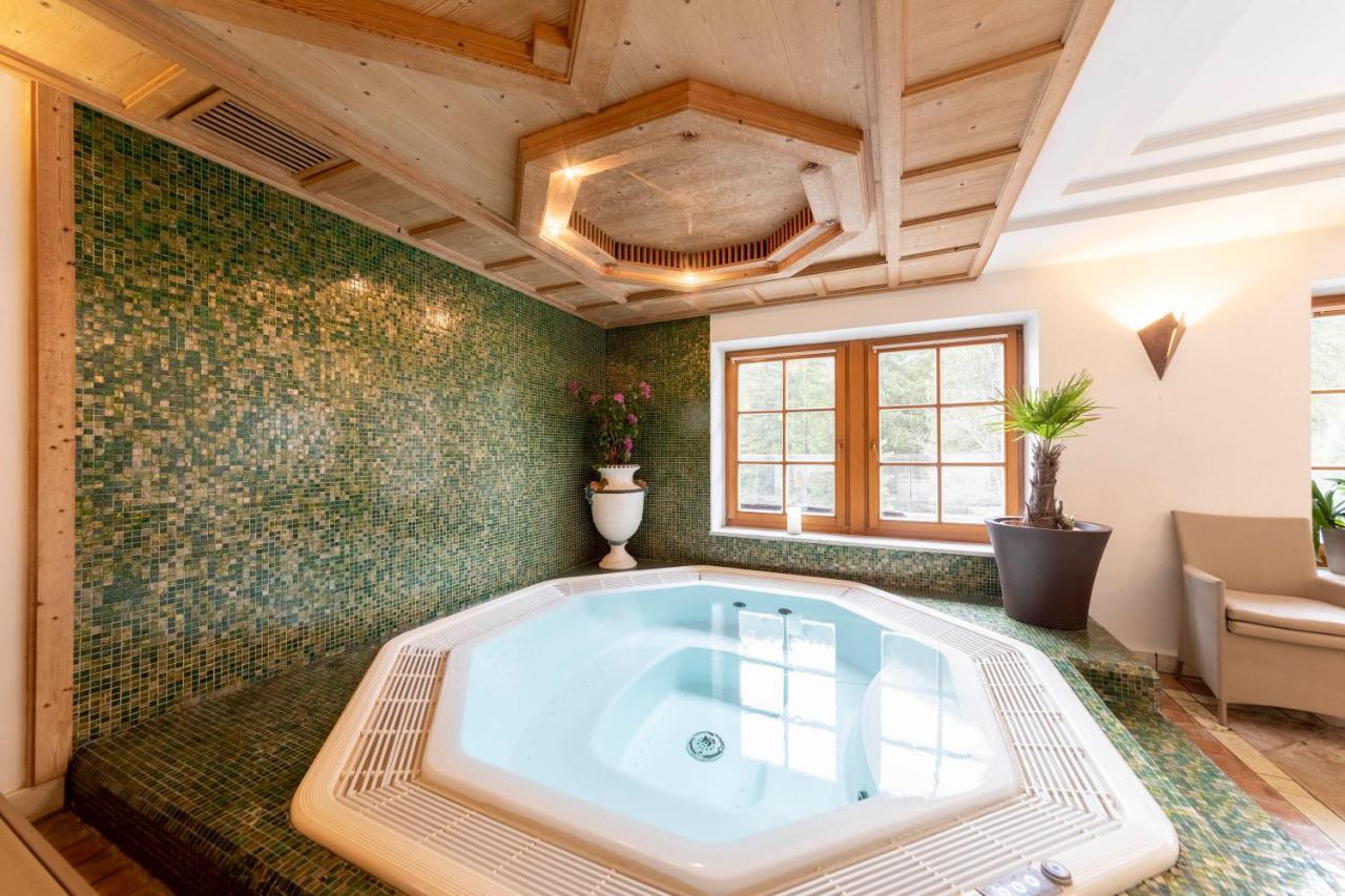 Hotel Dolomiti La Villa  Exteriör bild
