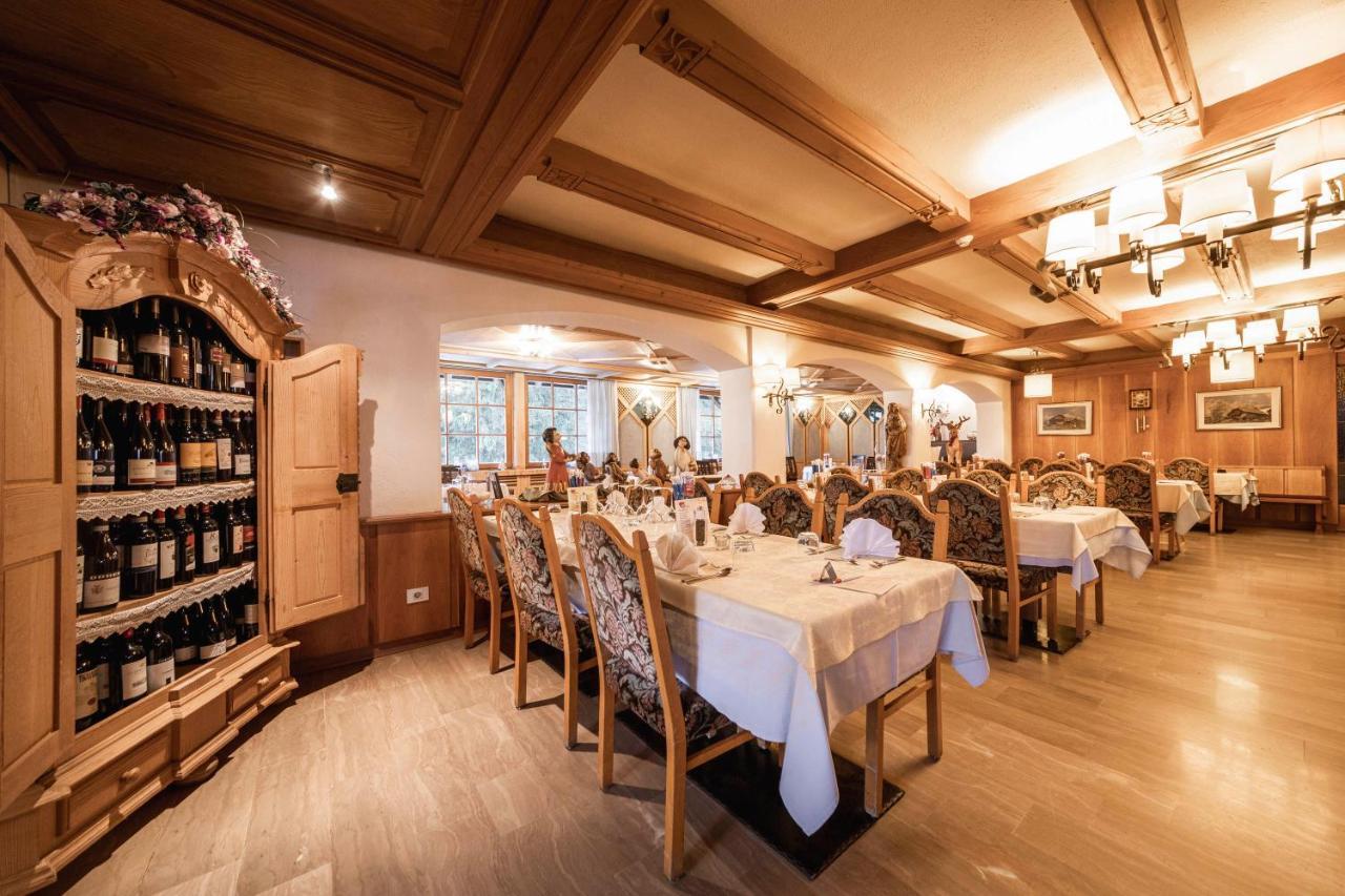 Hotel Dolomiti La Villa  Exteriör bild